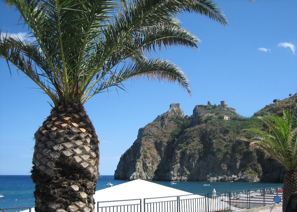索尔玛酒店 SantʼAlessio Siculo 外观 照片