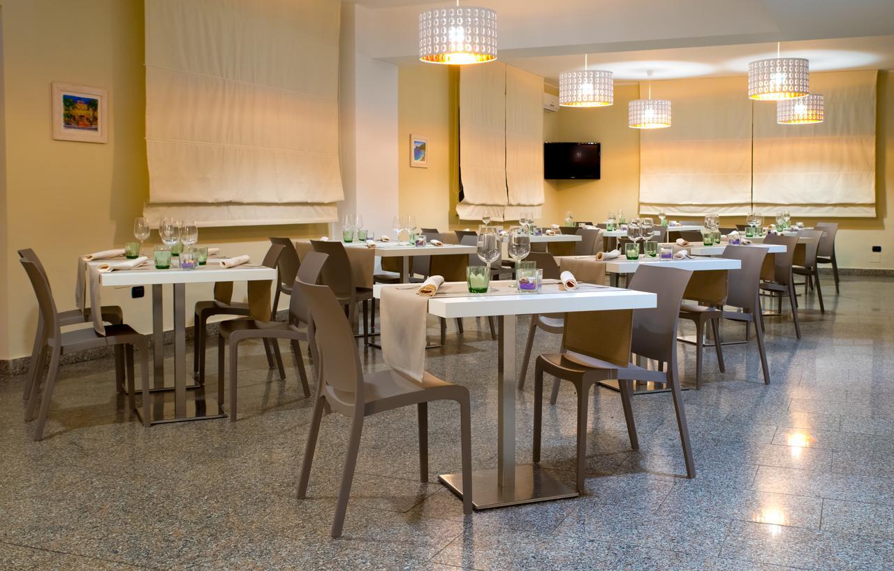 索尔玛酒店 SantʼAlessio Siculo 外观 照片